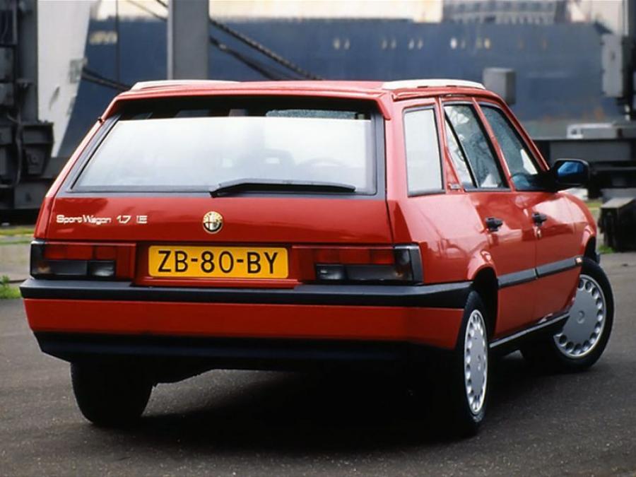  Alfa Romeo Sport Wagon (907) 1990 года  (WW) (фото 13 из 17)